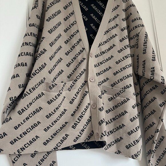 NWT Balenciaga Cardigan Sweater Dark Beige Allover Logo Knit Wool Blend V-Neck - Picture 5 of 12